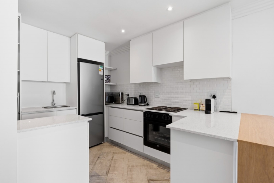 To Let 1 Bedroom Property for Rent in Green Point Western Cape